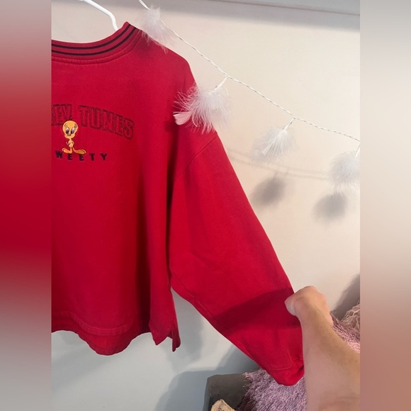 VENDOR ITEM : FINAL PRICE VTG 2001 Looney Tunes Red Women’s XL Embroidered - Picture 4 of 8